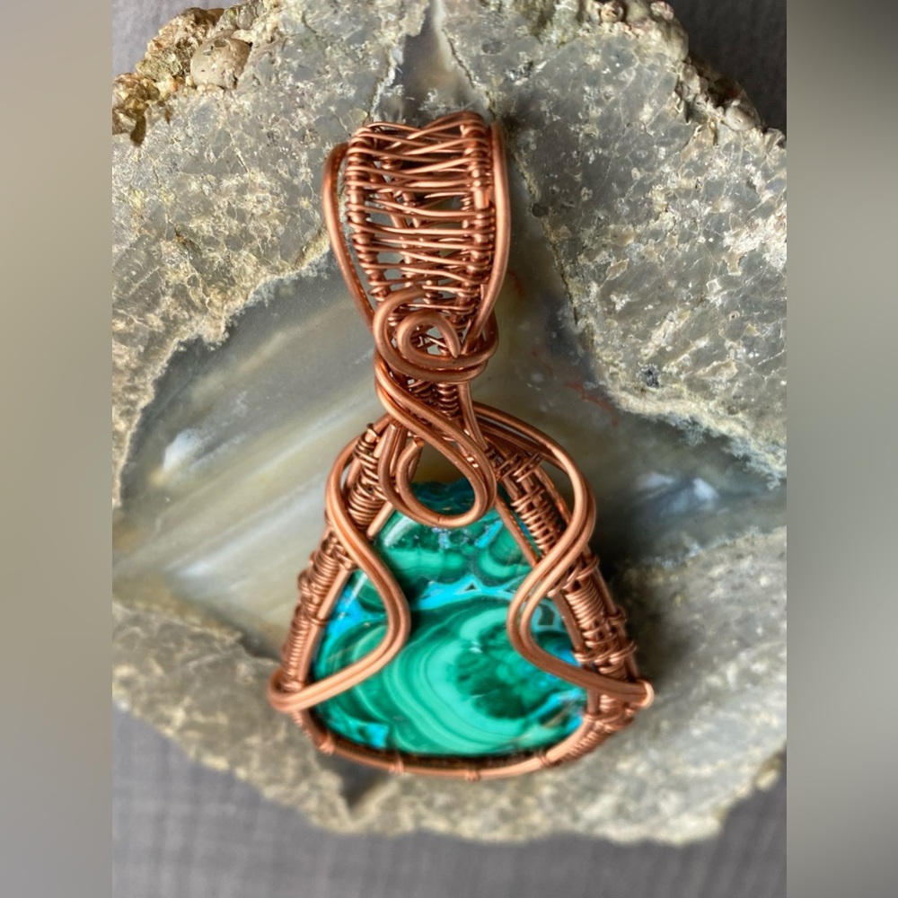 NWOT Genuine Malachite in Chrysocolla Gemstone, Copper Wire Wrap Pendant - Picture 4 of 16